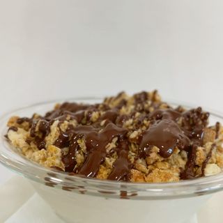 Bowl de yogur al gusto (yogur y muesli) 