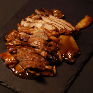 Pato Con Bambú & Setas Chinas