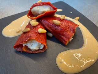 Pebrot Al Piquillo Amb Brandada De Bacallà