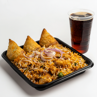 Chicken Biryani + 3 Punjabi samosa + boisson