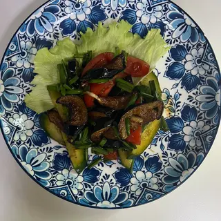 Салат с баклажаны и овощами 