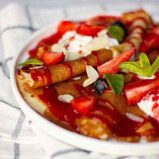 Блины с ягодами