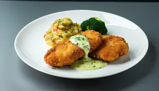 Kotlet de volaille z masłem pietruszkowym