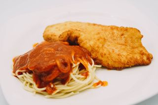 Escalopa de Pollo con Espaguetis a la napolitana