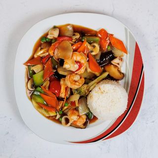 Plodovi mora s povrćem