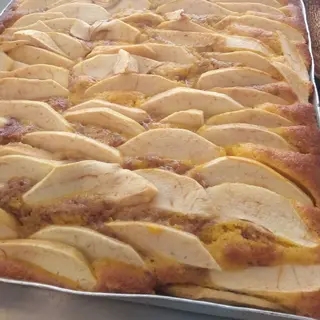 Torta mele e marmellata