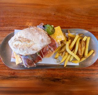 Montadito Lomo con Jamon