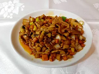99. Cerdo Con Guindillas