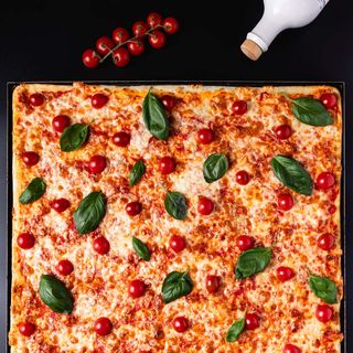 Pizza Margherita Gigant  45/45 cm