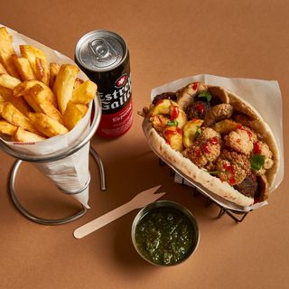 Menú combo con patatas y bebida