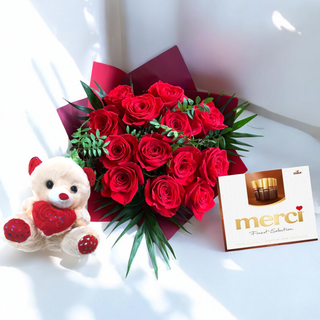 Sweet Love : 13 trandafiri, ursulet si bomboane Merci