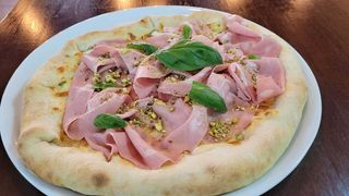 Pizza Bologna