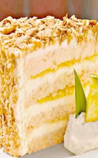 Fresh Pinacollada Cake Slice