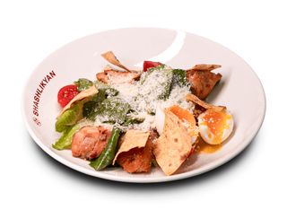 САЛАТ ЦЕЗАР З ЧИПСАМИ ІЗ ЛАВАША 330г