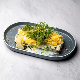 Jaja na brioš hlebu - Koziji sir, spanać