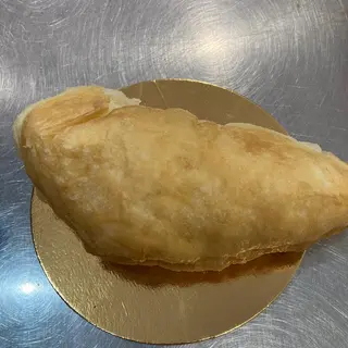 Calzone fritto con prosciutto cotto e mozzarella