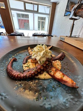 Pulpo A La Brasa 