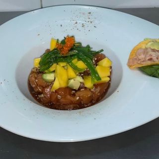 37.Tartar De Dorada Con Mango Picante 