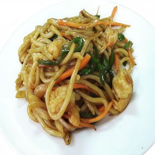 tallarines al estilo tailandés