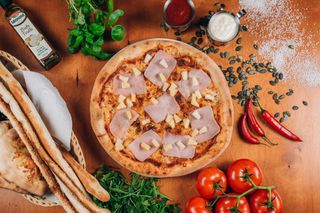 11. Pizza Hawajska (Rozmiar Pizzy: Duża 40)