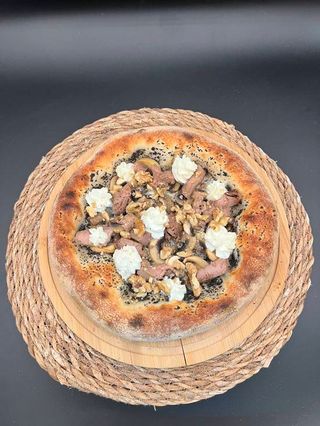 Pizza Blacky (32 Cm.)