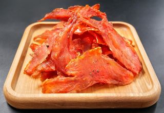 Carne crud zvântată de pui