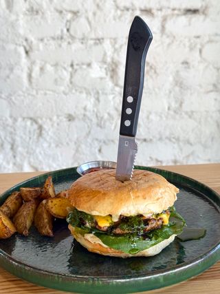 Бургер Італія з моцареллою (400г)