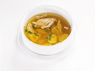 Курячий бульйон з перепелиним яйцем (360g)