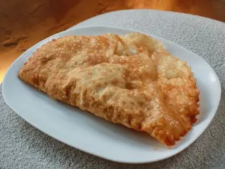 Чебурек з телятиною (180g)