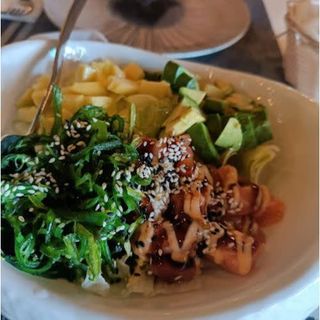 Poke Bowl De Salmón