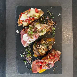 Platou brunch crunch bruschetta