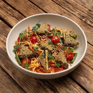 Удон з тофу в норі, овочами-wok та соусом світ-чилі (300г)