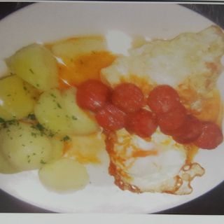 Huevos Fritos O Rotos Con Chorizo