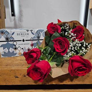 Ramo de Seis Rosas PREMIUM + Cofre MAISON BERGER 