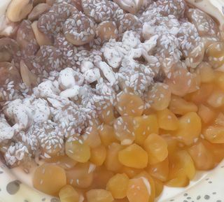 Bowl De Yogur Con Fruta Y Frutos Secos