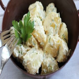 Ración De Patatas Alioli