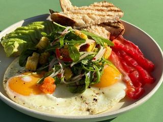 Яєчня з лососем (320g)