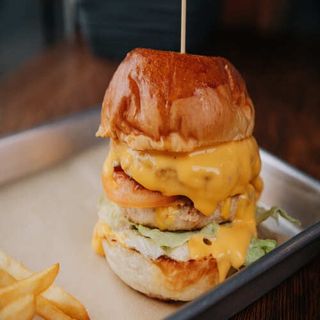 Бургер "Дабл Чіз" там де багато сиру