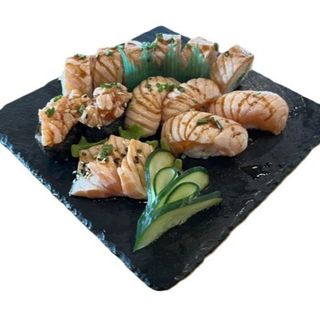 #1129- Salmão Tostado (15 peças)