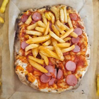 Rossa, Wurstel e Patatine Fritte
