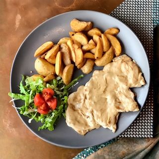 Piletina u kikiriki sosu