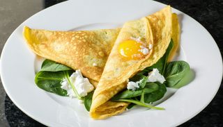 Омлет белтъци със спанак и сирене котидж (350г)