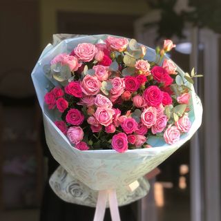 Розовые спрей розы