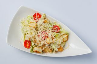 Цезарь с курицей (220г)