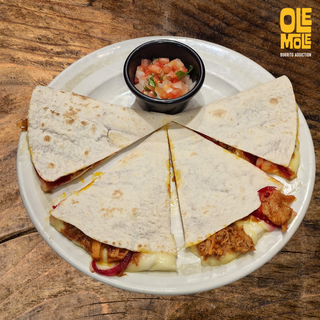 Big quesadilla de cochinita