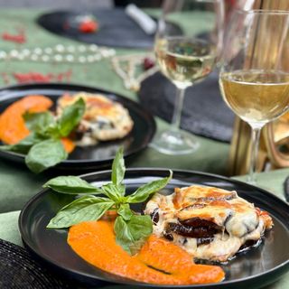 Запечен патладжан със скаморца