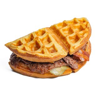 ALL IN BEEF BURGER WAFFLE