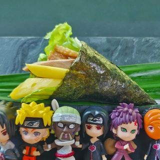 70D. Temaki Ahiru Pato Crujiente Con Mango (2 Pzs.)