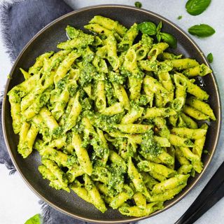 Pasta Con Pollo Y Pesto
