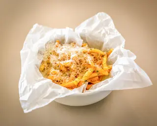 Patatas Fritas Con Parmesano Y Aceite De Trufa